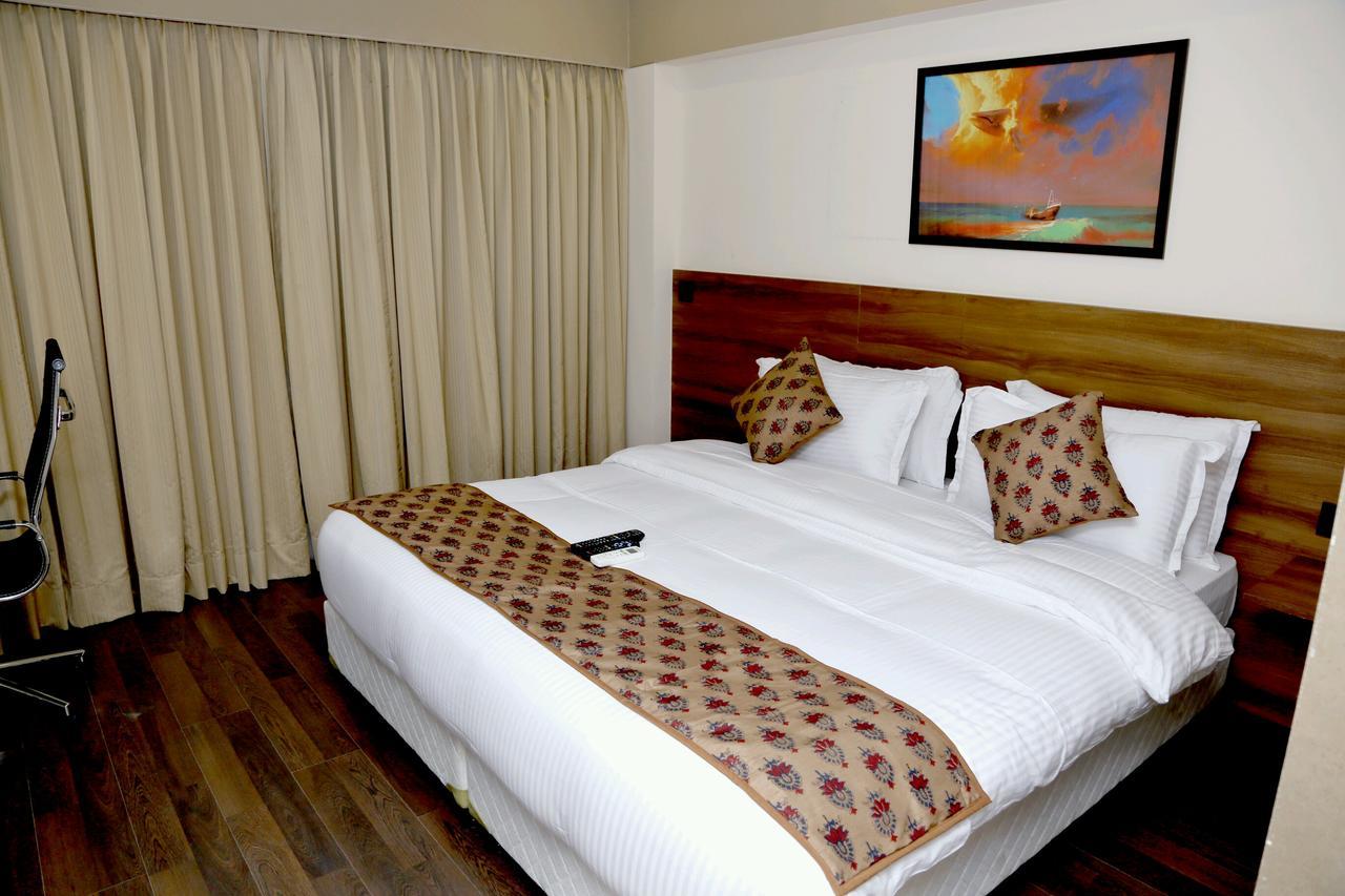 Hotel Mumbai House Andheri East, Mumbai Exterior photo